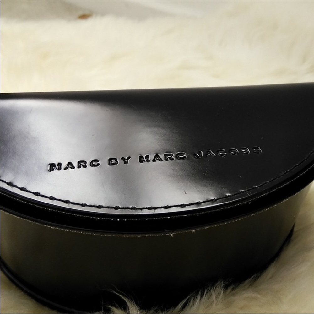 Sunglasses case
